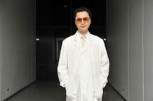 主人公のメガネ女子・鼓さやかの妄想シーンに医者役で登場