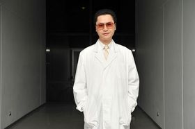 主人公のメガネ女子・鼓さやかの妄想シーンに医者役で登場