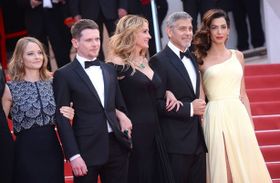 第69回カンヌ国際映画祭で、キャストたちよりも明らかに目立ってしまったアマル・クルーニー