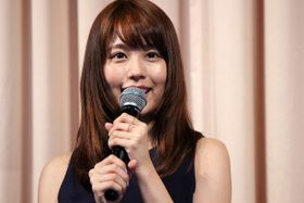 『夏美のホタル』の完成披露試写会に参加した有村架純
