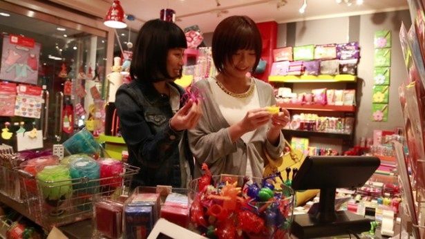 見知らぬ街で暮らすマリアにとって幼なじみと一緒にすごすひと時が癒しになっていた