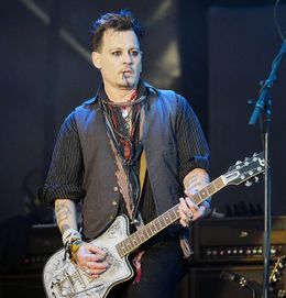 コンサート活動を続けるジョニー