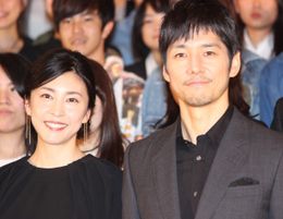 『クリーピー 偽りの隣人』のイベントに登壇した西島秀俊と竹内結子