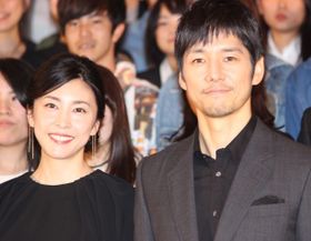 『クリーピー 偽りの隣人』のイベントに登壇した西島秀俊と竹内結子