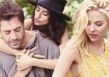 『それでも恋するバルセロナ』で念願のアカデミー賞助演女優賞に輝いたペネロペ・クルス(中央)