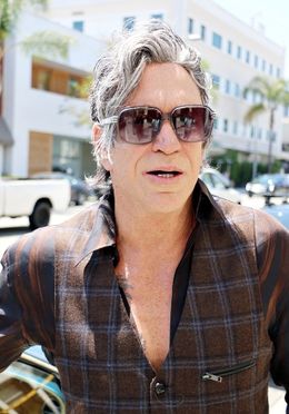 5月27日時点のミッキー・ローク。いまはこれよりもキレイに！