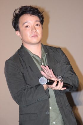 森田剛と一緒に舞台挨拶を行った濱田岳