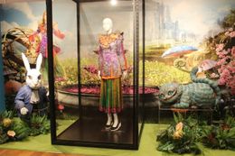 「アリス・イン・ワンダーランド」の世界at GINZA MITSUKOSHIが開催