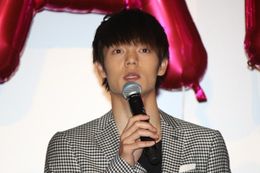 『MARS(マース)～ただ、君を愛してる～』の初日舞台挨拶に登壇した窪田正孝