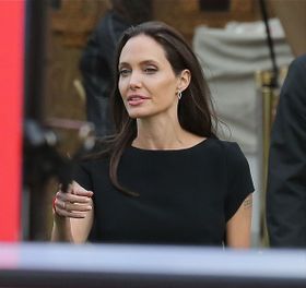 ニューヨークで子供たちと過ごしているいうアンジェリーナ