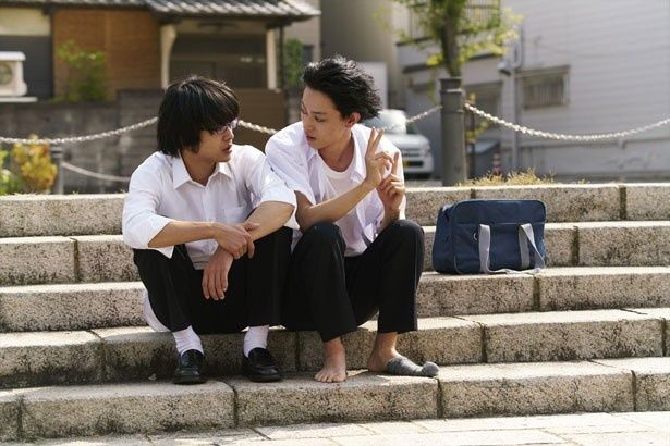 2人の話す距離が近い…!?