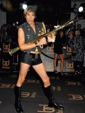 みんな〜『ブルーノ』に注目！