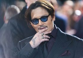 アンバーとの離婚が原因で、絵画9点をオークションにかけていたジョニー