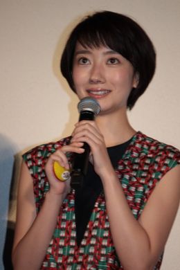 『それいけ！アンパンマン　おもちゃの星のナンダとルンダ』でヒロインのお姫様ルンダの声を演じた波瑠