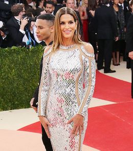 溺愛する息子プレスリーの写真を思わず投稿したシンディ