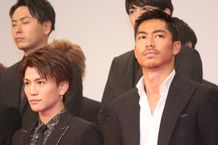 『HiGH＆LOW THE MOVIE』の完成披露イベントに登場した岩田剛典とAKIRA