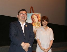 漫画家ヤマザキマリ(右)とモデレーターの玉置泰紀