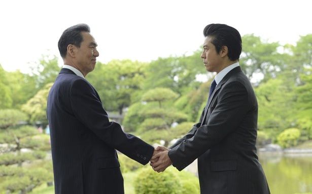 第2部では、新会長・国見正之(長塚京三)の下、恩地は国民航空の建て直しに奔走する