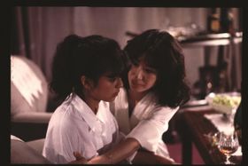 三田佳子が出演し、仙元誠三が撮影を務めた『Wの悲劇』(84)