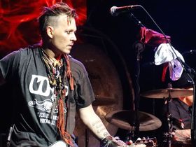 モヒカンもバッチリ決まっており、以前より明らかに若返っている