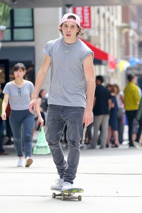 親の七光りと非難されることの多いブルックリン