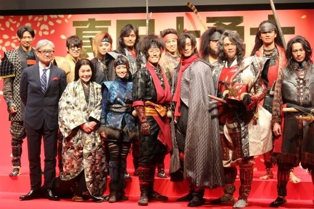 【写真を見る】完成披露では中村勘九郎、松坂桃李、大島優子らがコスプレで登壇