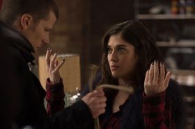 美女の生首がポロリ!?恐怖のギロチンマジック！