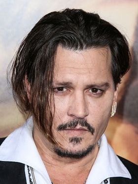 ジョニーは裁判に備え、新たな証拠写真と約20人の証人を揃えているという