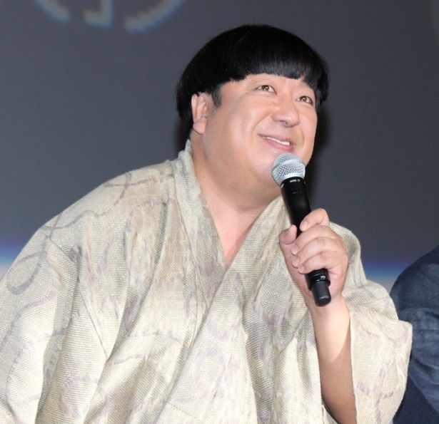 『ペット』の初日舞台挨拶に登場したバナナマンの日村勇紀