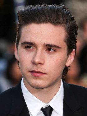 ブルックリンがインスタグラムに投稿したセルフィーが女っぽいと話題