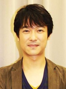 終始なごやかなインタビュー。生瀬と2人で顔を見合わせて笑う場面もあった