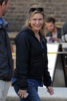 本人は否定しているものの、整形疑惑が絶えないレニー