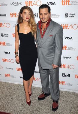 アンバーがジョニーのDV疑惑を取り下げ、離婚に決着をつけた2人