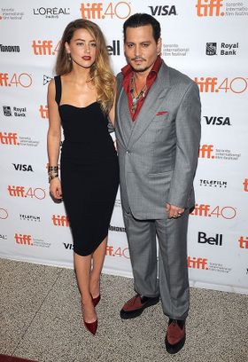 アンバーがジョニーのDV疑惑を取り下げ、離婚に決着をつけた2人