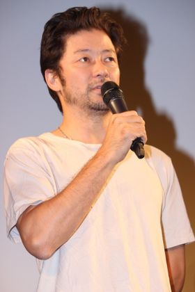 『淵に立つ』の舞台挨拶に登壇した浅野忠信