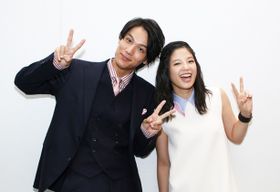 現役高校生の中川大志＆石井杏奈。ポーズもフレッシュ!?