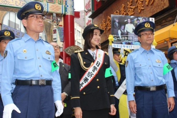 横浜中華街でサギ撲滅を訴えた