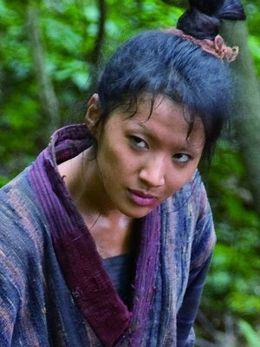 松ケン扮するカムイを執拗に追う小汚い刺客ミクモの正体とは!?