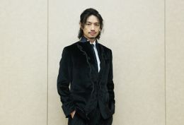 雨宮兄弟の長男・尊龍役を演じた斎藤工にインタビュー！