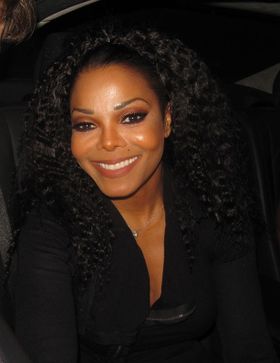 50歳で初の妊娠を発表したジャネットに疑惑の目が向けられているようだ