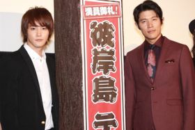 『彼岸島 デラックス』の主演を務めた白石隼也と鈴木亮平