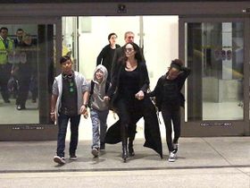 アンジェリーナの家で3時間以上にわたって聴取が行われたという