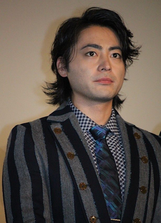 丑嶋馨役の山田孝之