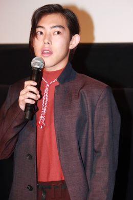 『太陽を掴め』で主演を務めた吉村界人