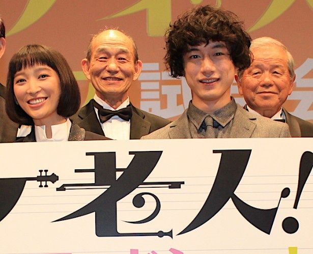 杏＆坂口健太郎、賑やかな舞台挨拶で笑顔！