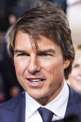 スリと長い間会っていないと伝えられ、娘を捨てたと非難されていたトム