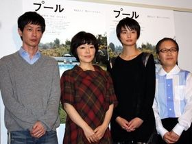 左から：加瀬亮、小林聡美、伽奈、もたいまさこ