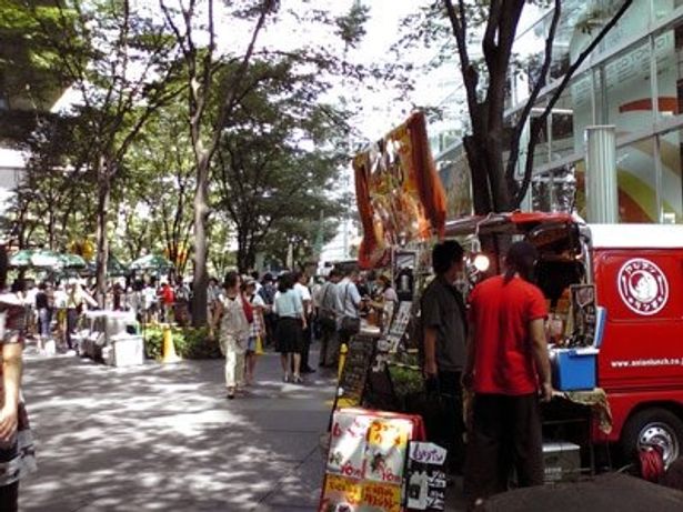 連日大盛況の「ネオ屋台村」