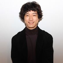 坂口健太郎「普通でいたい」。ポリシーに見える“柔らかな魅力”