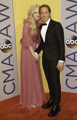 レッドカーペットでラブラブぶりを見せたニコールとキース